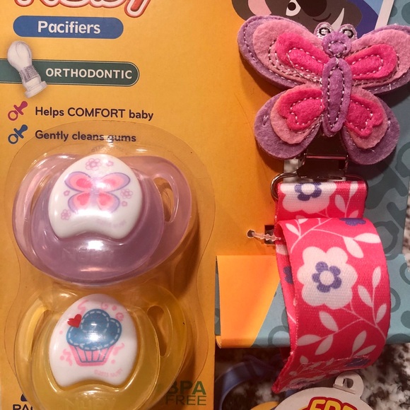 Nuby 2 Piece Pacifier Set with pacifier clip - Picture 2 of 2